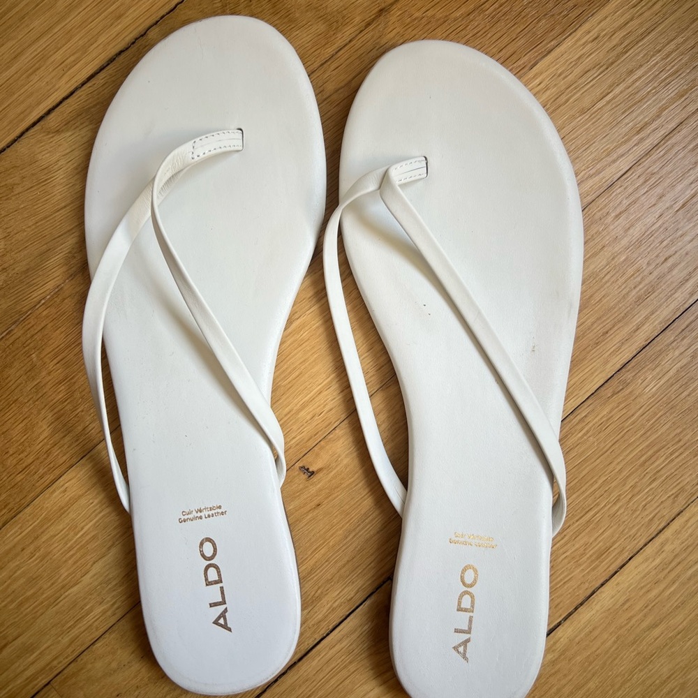 ALDO Women's White Sandals size 8.5 - rarely worn!